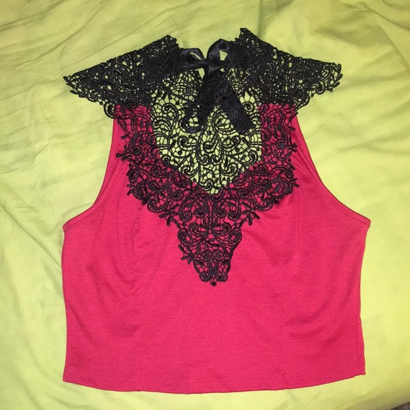 Beautiful top - Picture 1 of 2